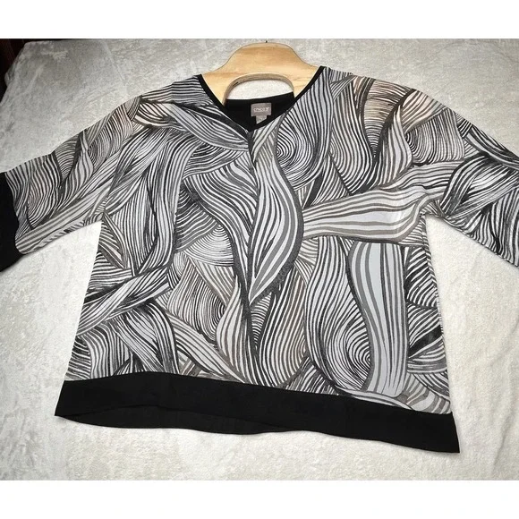 Chico Women's Small ( 1 ) Black & White Sheer Blouse Sleeve Under Black Tank - Picture 1 of 9